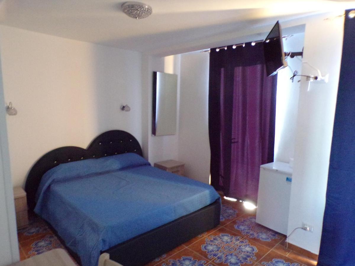 Nuova Aurora Rent Rooms Роккалумера Экстерьер фото