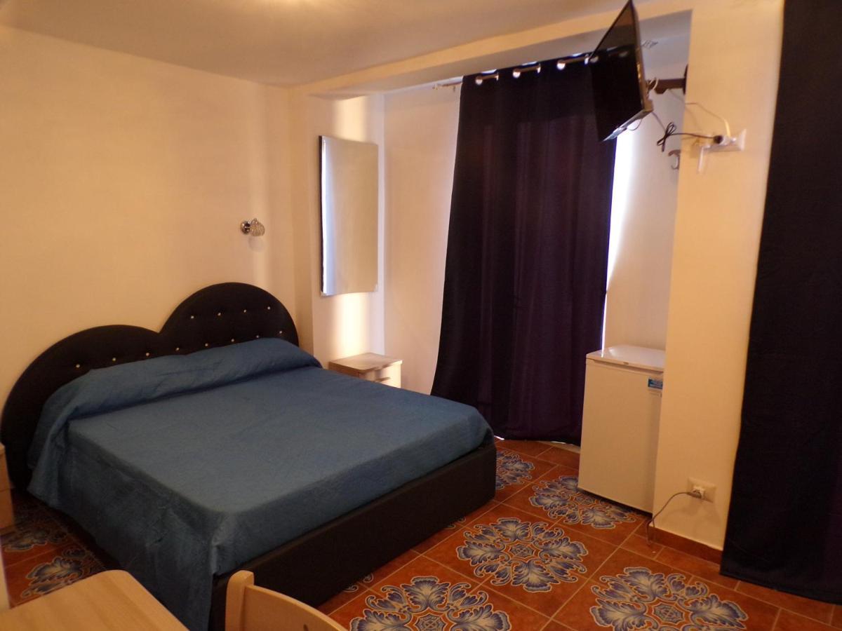 Nuova Aurora Rent Rooms Роккалумера Экстерьер фото
