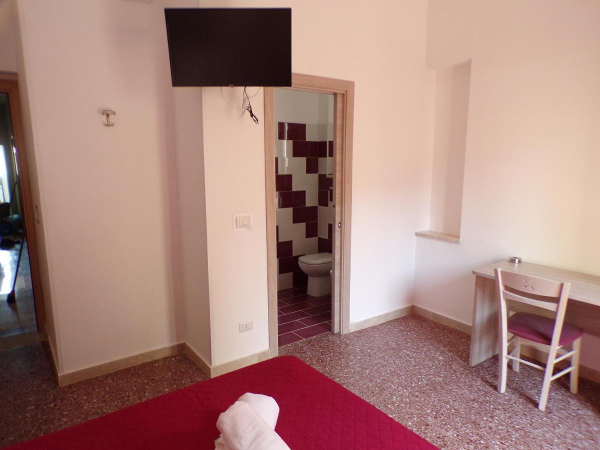 Nuova Aurora Rent Rooms Роккалумера Экстерьер фото