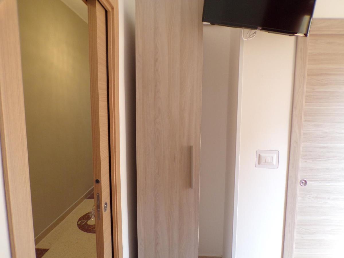 Nuova Aurora Rent Rooms Роккалумера Экстерьер фото