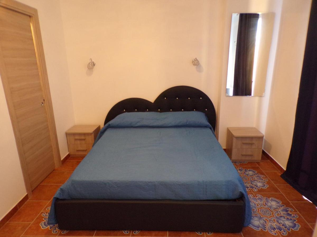 Nuova Aurora Rent Rooms Роккалумера Экстерьер фото