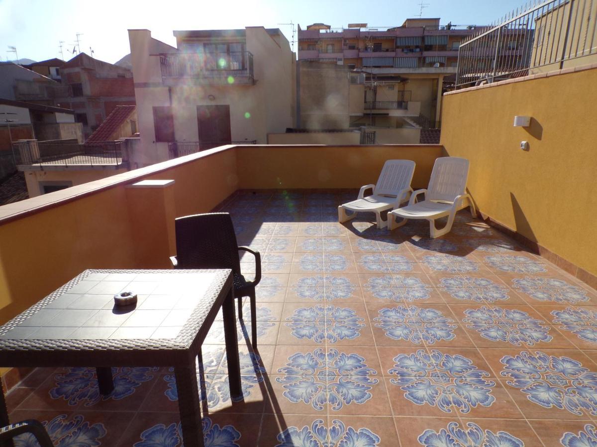 Nuova Aurora Rent Rooms Роккалумера Экстерьер фото