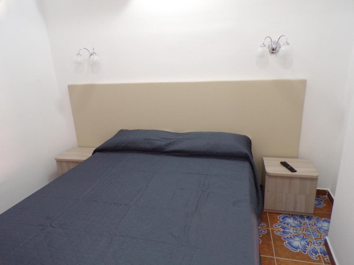 Nuova Aurora Rent Rooms Роккалумера Экстерьер фото
