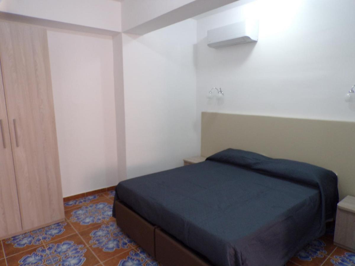 Nuova Aurora Rent Rooms Роккалумера Экстерьер фото