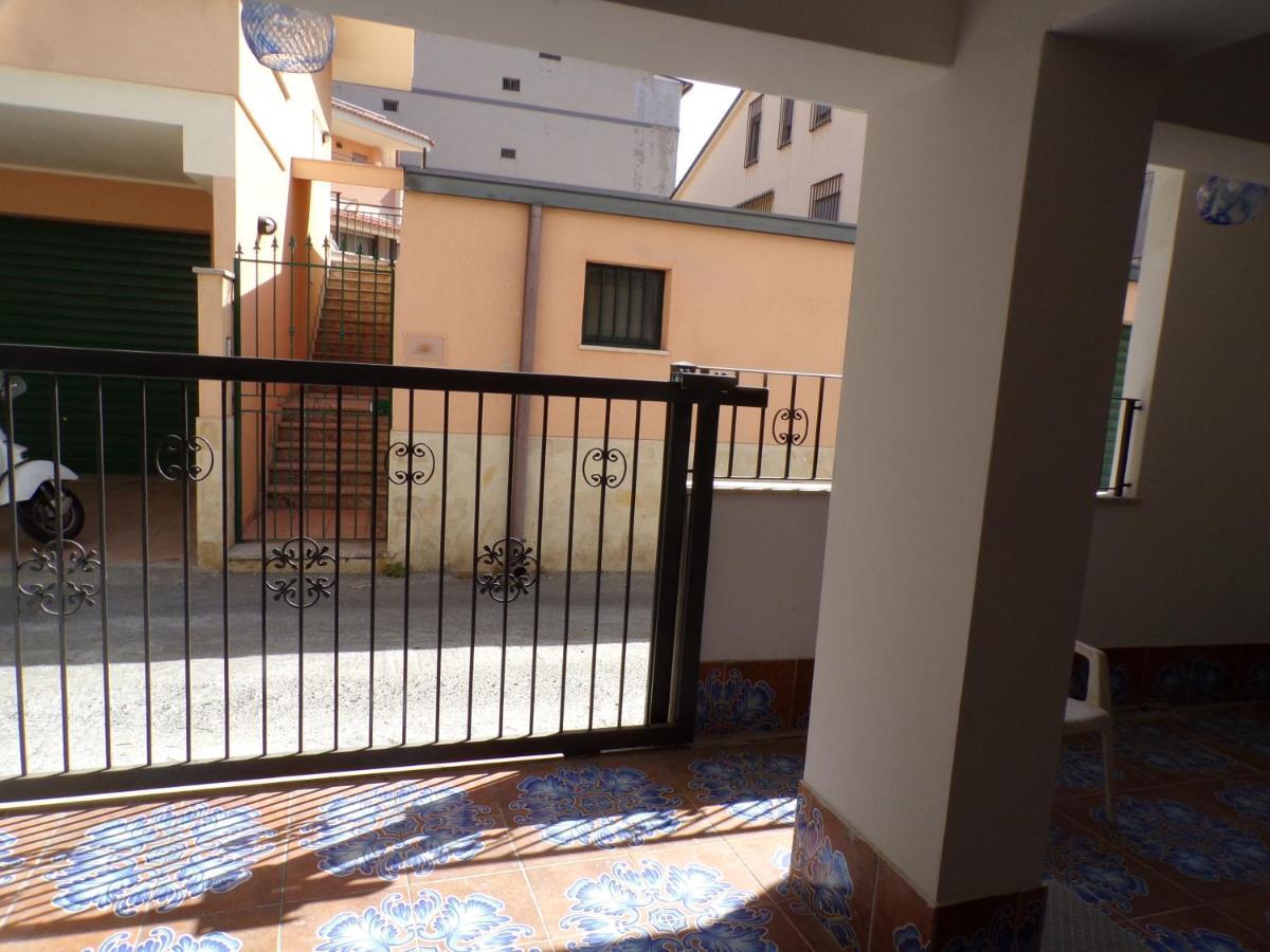 Nuova Aurora Rent Rooms Роккалумера Экстерьер фото