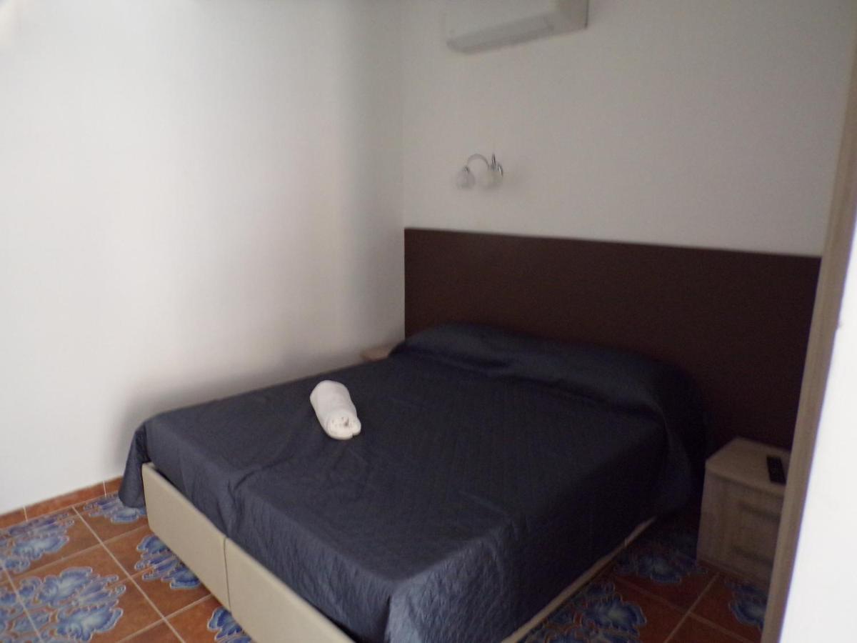 Nuova Aurora Rent Rooms Роккалумера Экстерьер фото