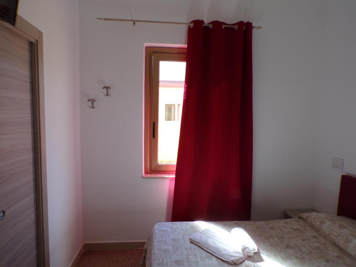 Nuova Aurora Rent Rooms Роккалумера Экстерьер фото