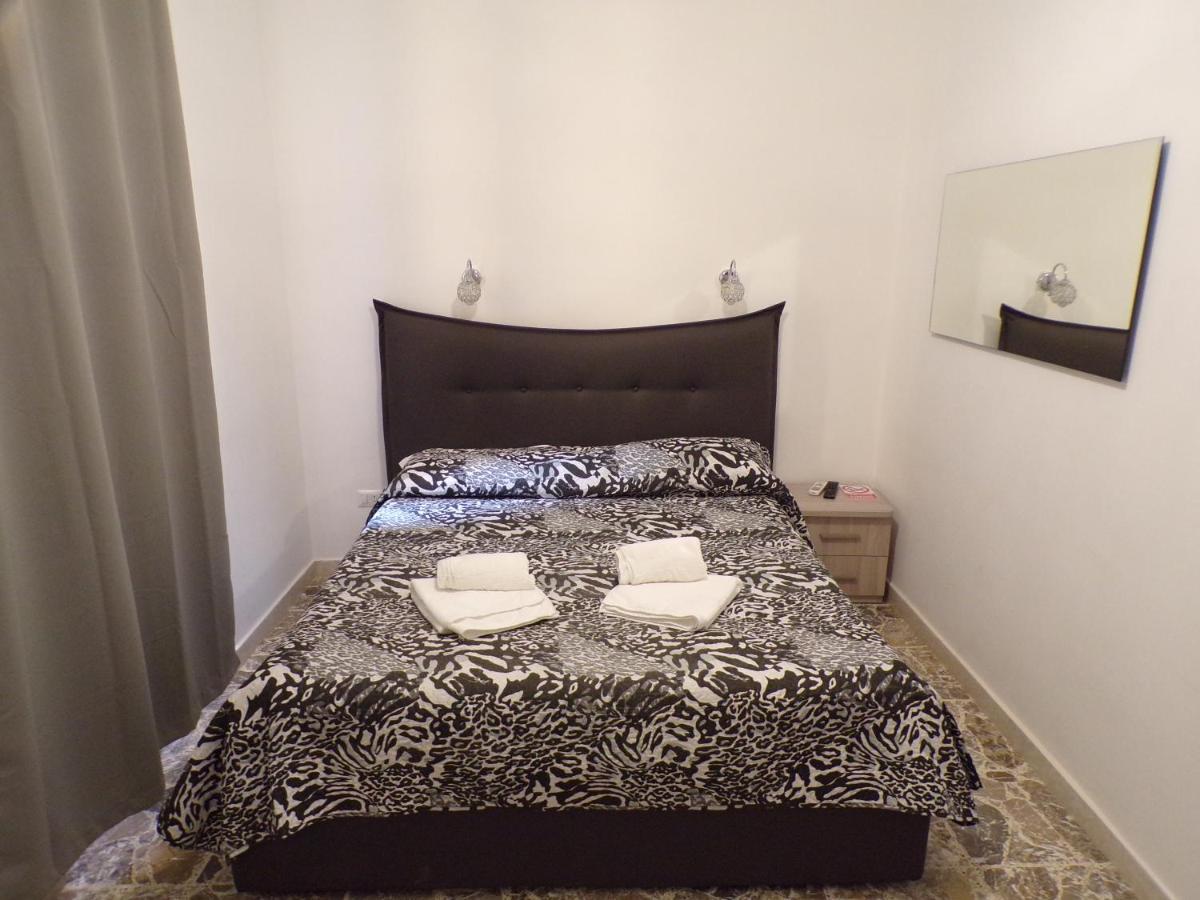 Nuova Aurora Rent Rooms Роккалумера Экстерьер фото