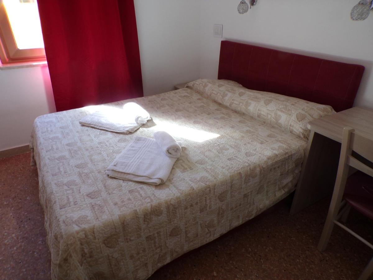 Nuova Aurora Rent Rooms Роккалумера Экстерьер фото