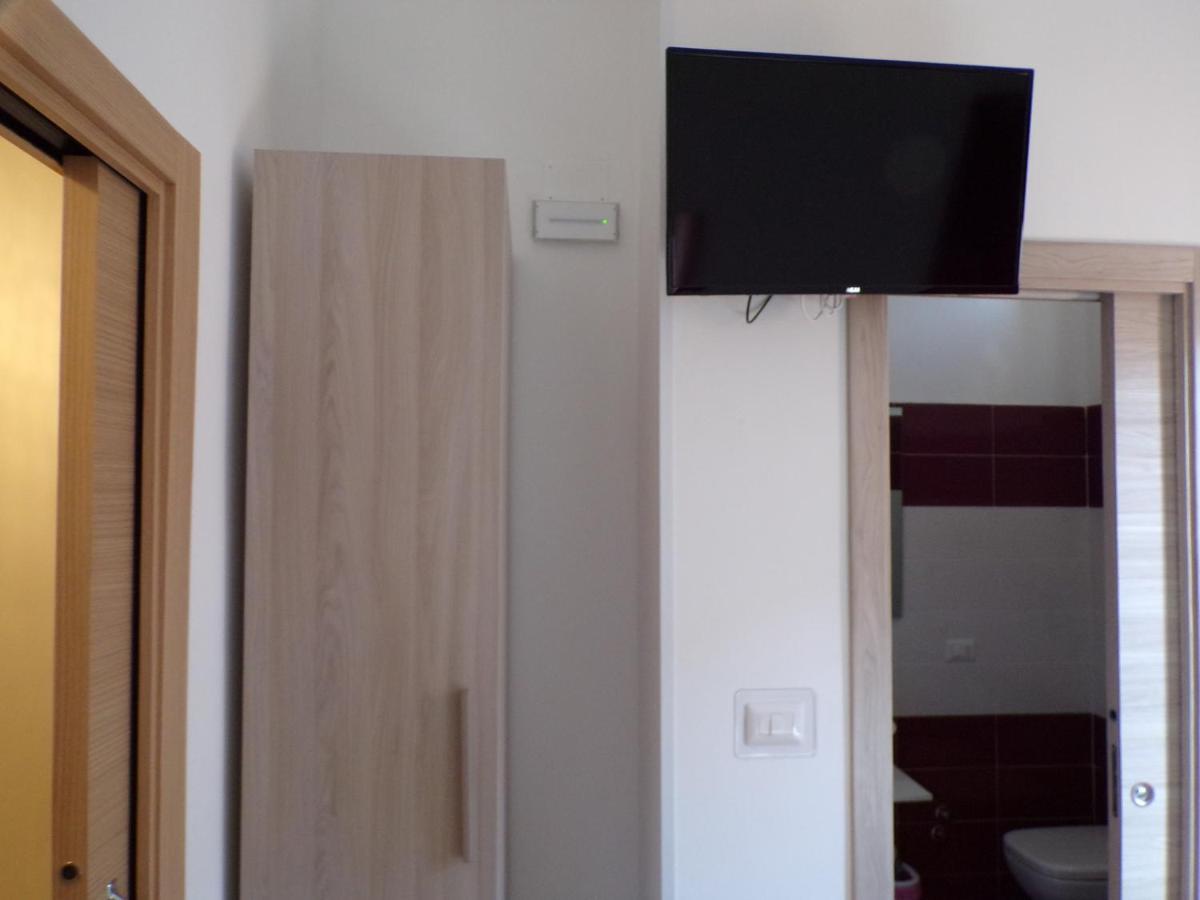 Nuova Aurora Rent Rooms Роккалумера Экстерьер фото